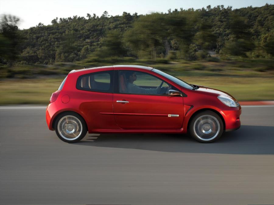  Renault Clio Sport concept 2005 года  (фото 7 из 23)